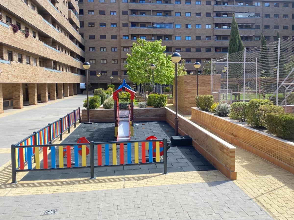 Apartamento Aires De Toledo-parque Warner Y Madrid En Familia