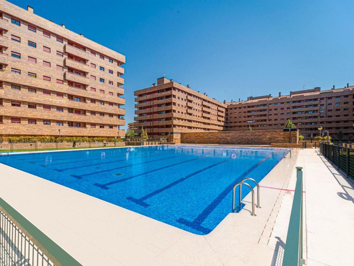 Aires De Toledo-parque Warner Y Madrid En Familia Apartamento